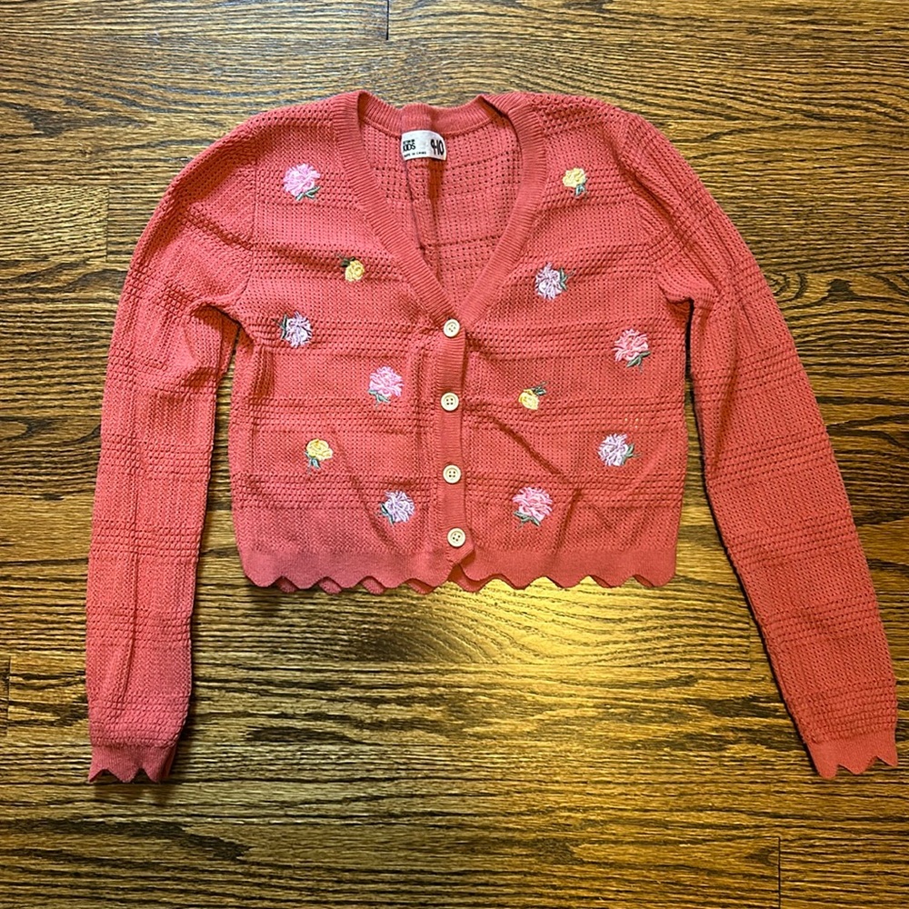 Like New Floral Embroidered Cardigan